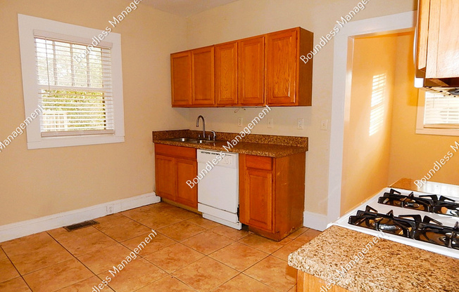 1776 LYLE AVE