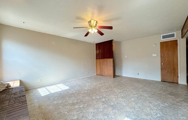 East El Paso 4 bed Refrig A/C