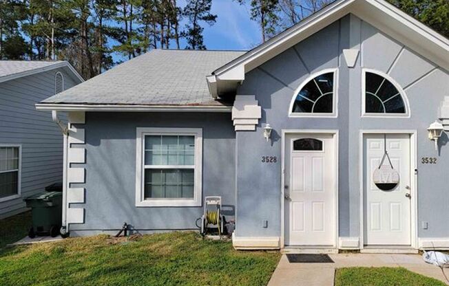 East Tallahassee Townhome Near Fallschase