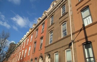 1 Bed | 1 Bath - Brownstone Walk-Up in Art Museum Area