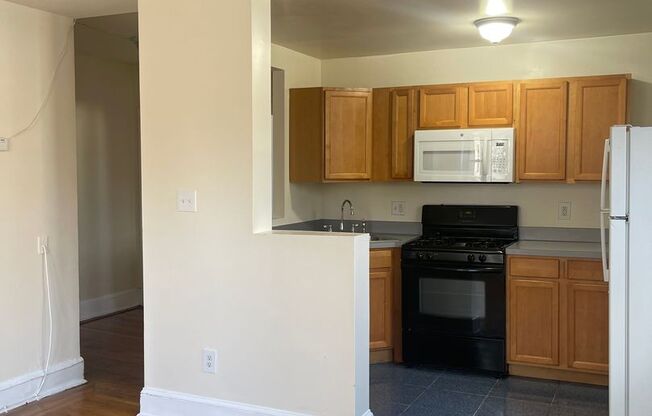 1 bed, 1 bath, 650 sqft, $1,250, Unit 4801-B2
