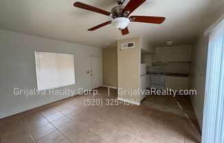 2 beds, 1 bath, 715 sqft, $925, Unit B