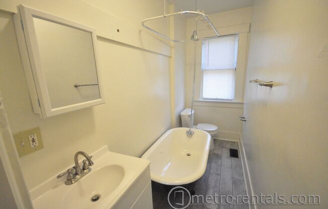 2 beds, 1 bath, $1,325