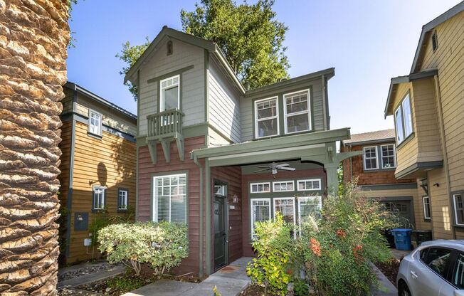 Beautifully Maintained 3 Bed/2.5 Bath Craftsman On Quiet Cul-de-Sac