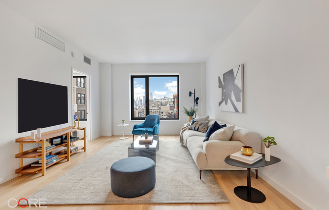 211 W 29 ST