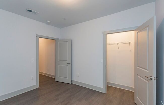 1 bed, 2 baths, 945 sqft, $1,975, Unit Heritage East- Unit 212