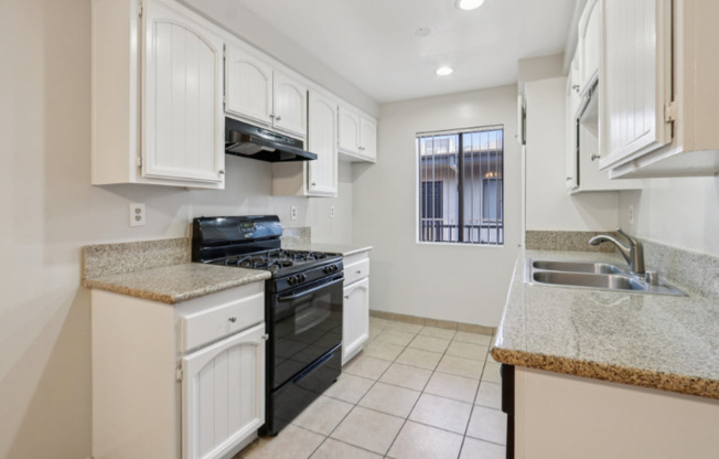 725 E PROVIDENCIA AVE