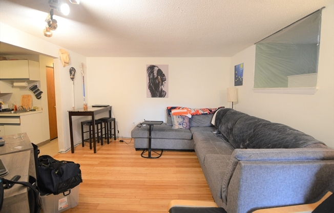 21 Kinross Rd