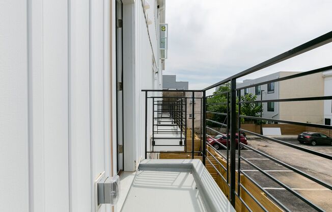 1 bed, 1 bath, 650 sqft, $1,437, Unit 1242 - B