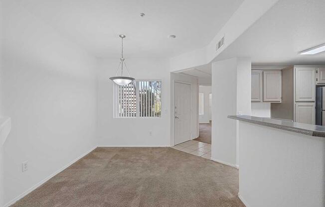 1 bed, 1 bath, 740 sqft, $1,425