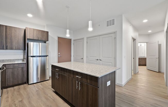 1 bed, 1 bath, 1,015 sqft, $1,995, Unit 410