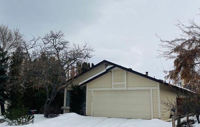 3 beds, 2 baths, $2,300