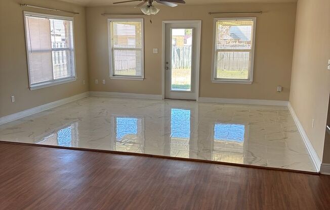 **Charming 3-Bedroom, 2-Bath Home for Rent in West Gulfport, MS!**