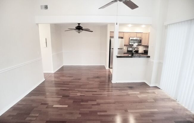 Beautiful 1/1 Wood Floors Condo for Rent in Winter Park