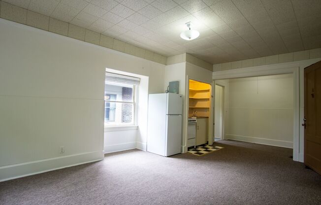 Top Floor Corner Flat in GORGEOUS 1886 Nob Hill Building