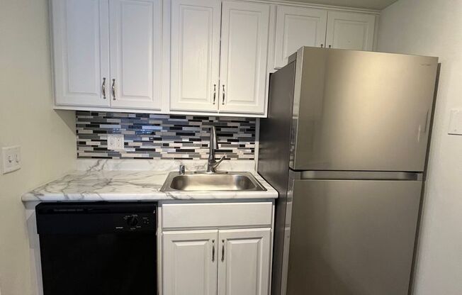 1 bed, 1 bath, 750 sqft, $1,195, Unit 317E