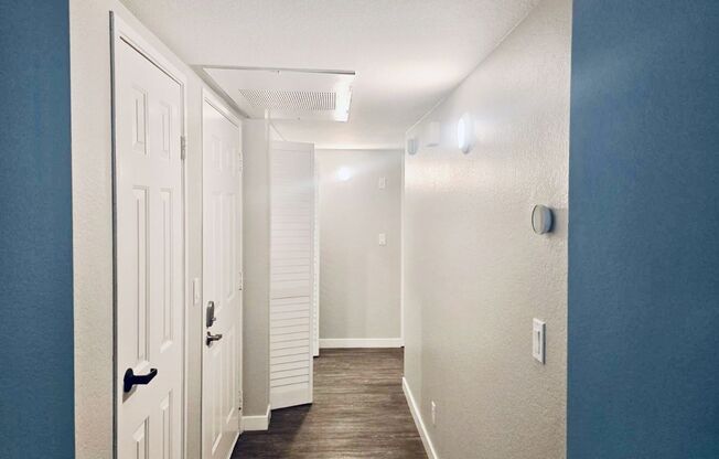 2 beds, 2 baths, 986 sqft, $2,650, Unit 11