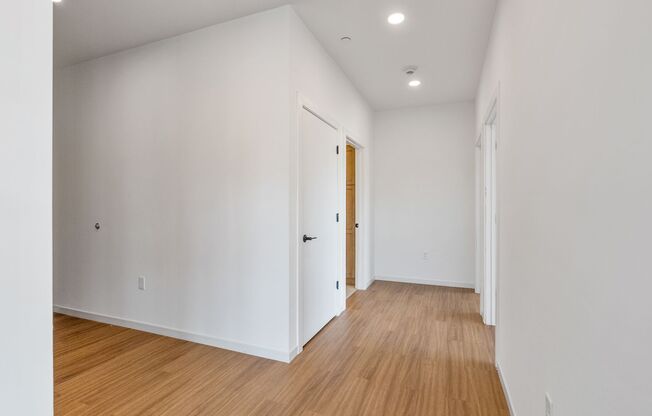 2 beds, 2 baths, 1,018 sqft, $2,100, Unit 202