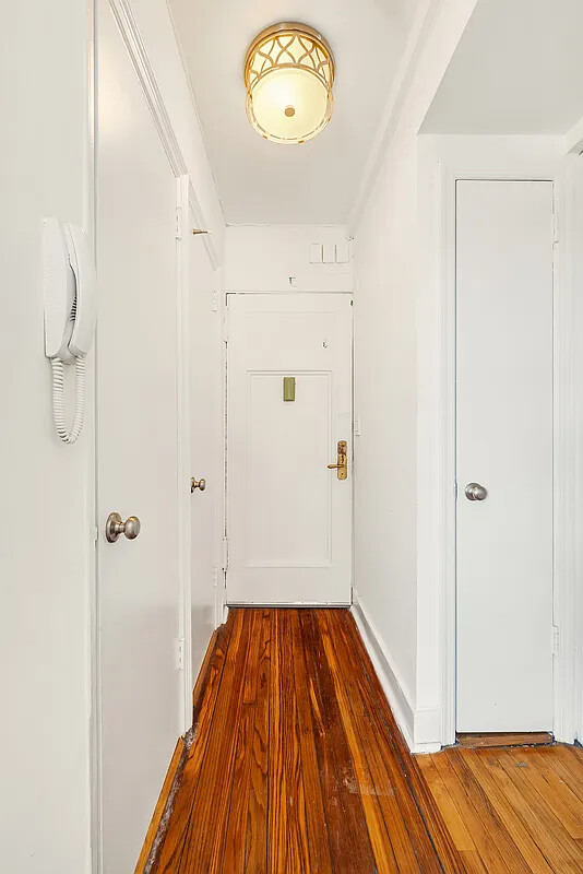 25 TUDOR CITY PL