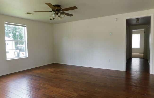 Cute 2 Bedroom 2 Bath House