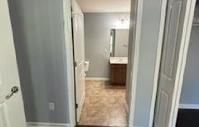 3 beds, 2.5 baths, $1,499, Unit 1077-F Two Mile Rd.