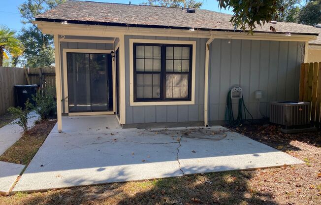 3 beds, 2 baths, $1,300