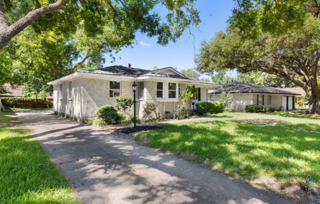 529 MELROSE DR
