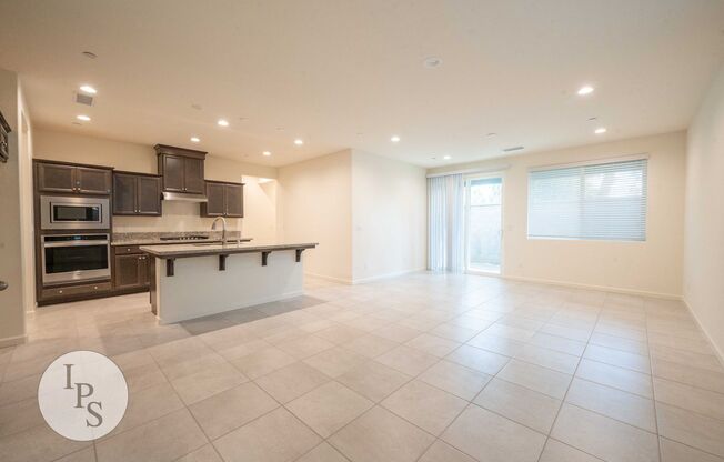 Newer East Clovis Home, 4BR/2BA, with Solar - built in 2023, Lots of Amenities!