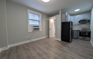 505 W Belmont Ave #