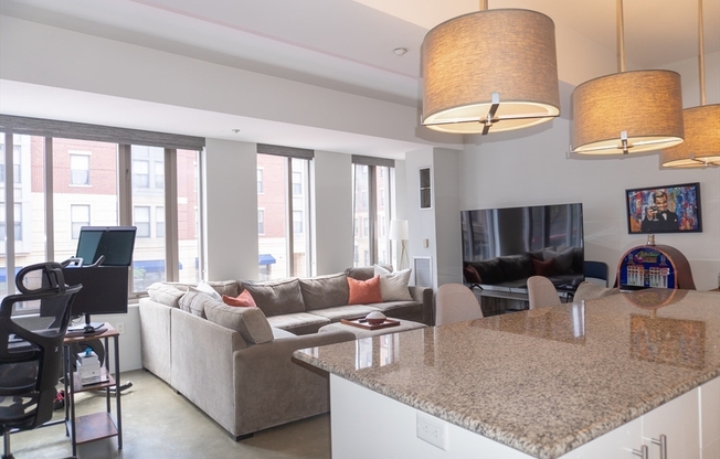 1 bed, 1 bath, 829 sqft, $4,300, Unit 210