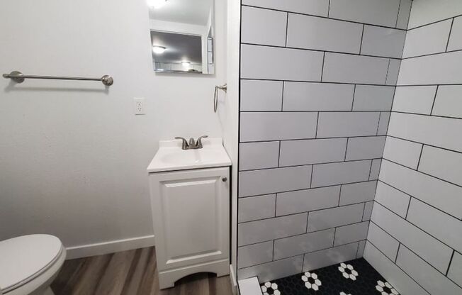 Studio, 1 bath, 400 sqft, $995, Unit 1213 - 21
