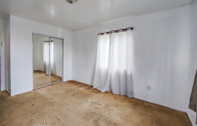 1 bed, 300 sqft, $1,100, Unit A