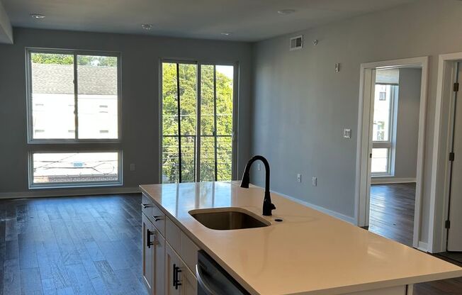 1 bed, 1 bath, 753 sqft, $1,700, Unit Unit 301