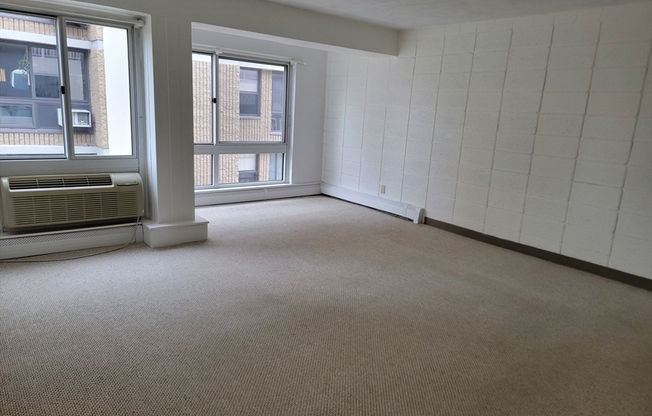 2 beds, 1 bath, 700 sqft, $2,900, Unit 4F