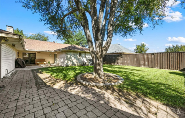 428 PARK BND DR