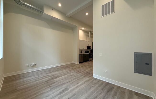1 bed, 1.5 baths, 689 sqft, $3,395, Unit 204