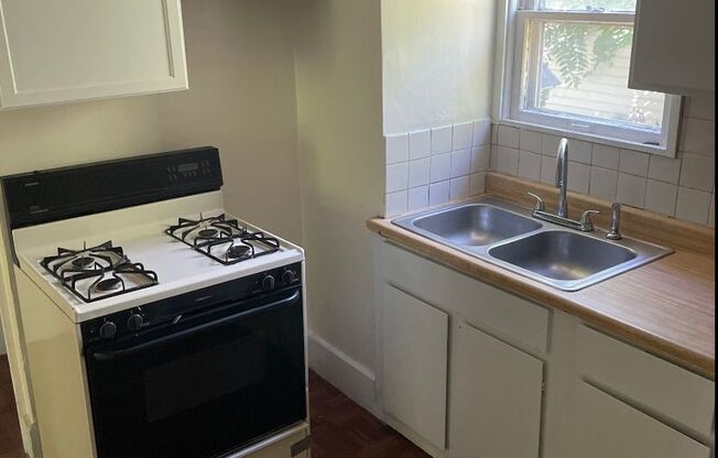 2 beds, 1 bath, $1,000