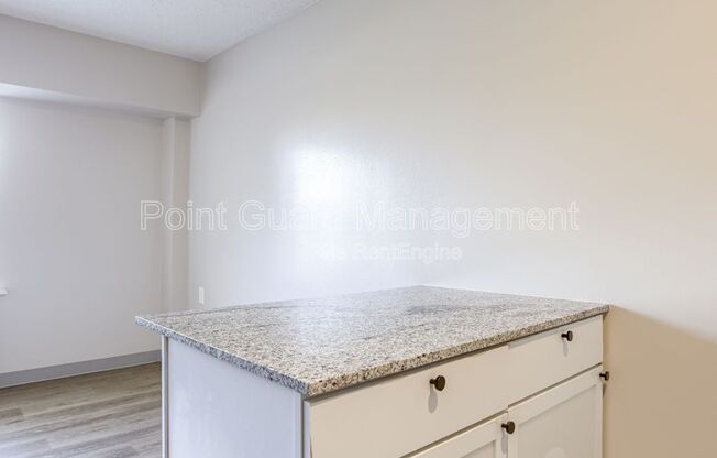 Studio, 1 bath, 329 sqft, $695, Unit 433