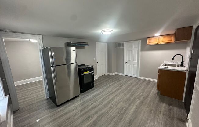 1246 W 50th