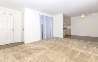 Hunter's Glen - Apartment Living in Bakersfield, CA