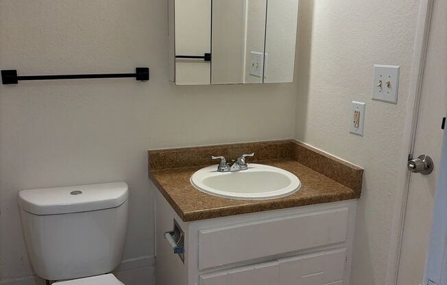 1 bed, 1 bath, 560 sqft, $850, Unit F-308