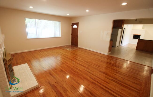 $3,895 - 3/2 Bath in the Moreland School District. Hardwood Floors throughout.