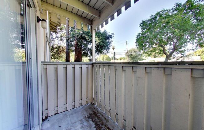 2 beds, 1 bath, 760 sqft, $2,450, Unit 26