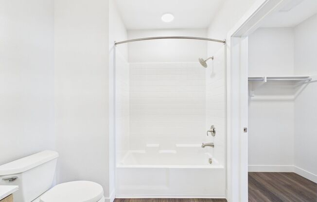 2 beds, 2 baths, $3,045, Unit 301