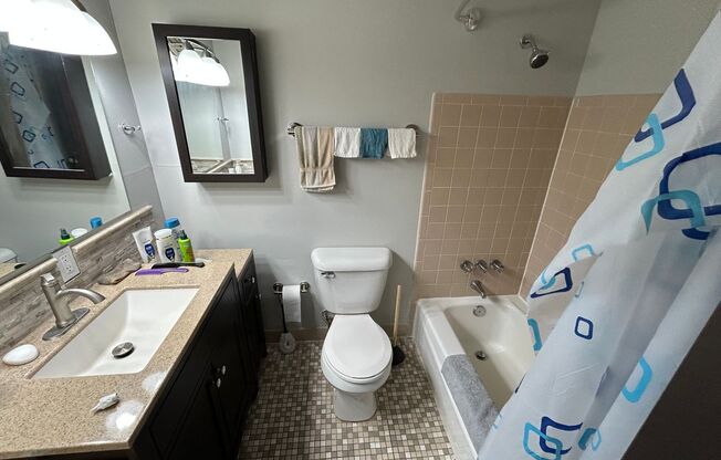 1 bed, 1 bath, $995, Unit 222