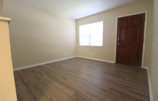 3 beds, 1 bath, $1,000