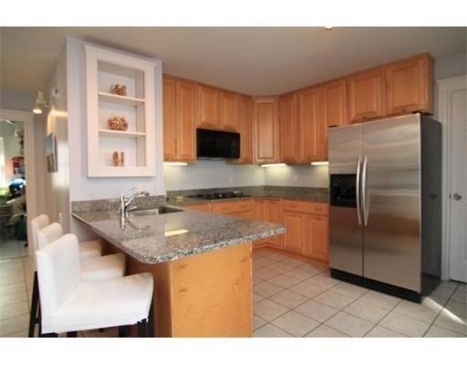 6 beds, 2 baths, 2,600 sqft, $7,500, Unit 2
