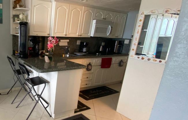 1 bed, 1 bath, $2,500, Unit UNIT 114