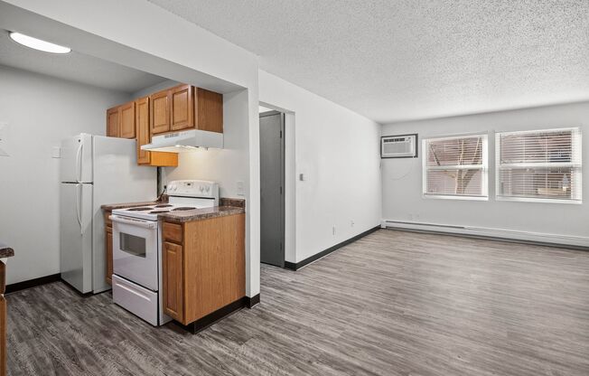 1 bed, 1 bath, 575 sqft, $825, Unit 01-002