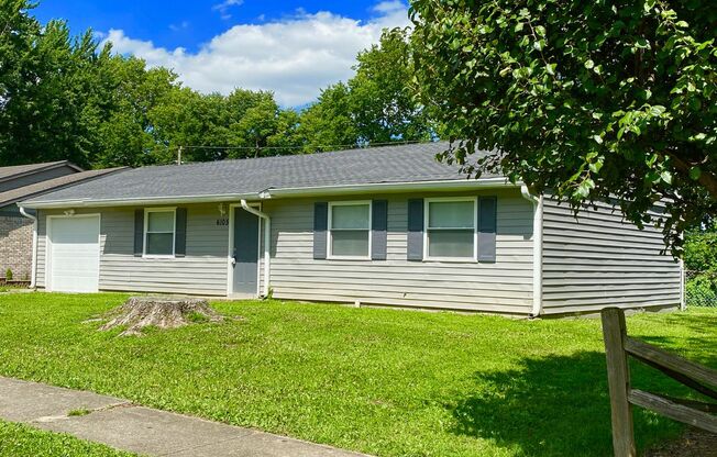 Great 3 Bedroom 1.5 Bathroom Ranch Style Home in Decatur!